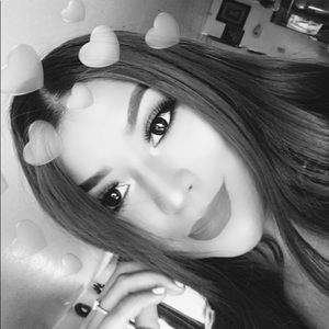 Meet your Posher, Daniela